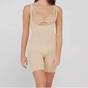 Spanx Assets Women's Bodysuit Bustless in Nude Tan Mid thigh sz Small